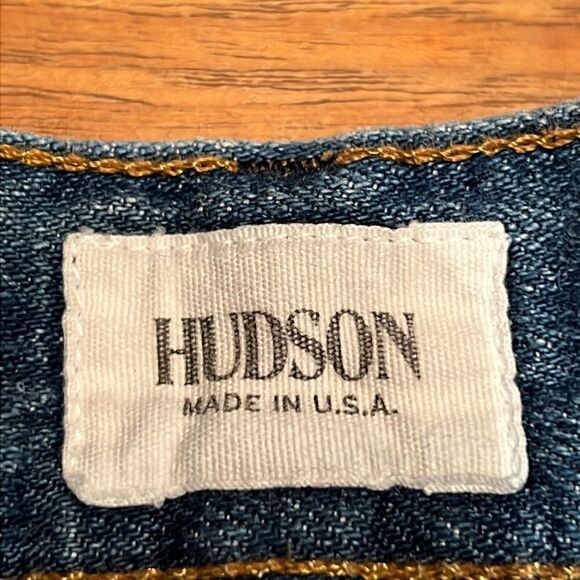 Hudsonβ
jeansβ
- Picture 8 of 13